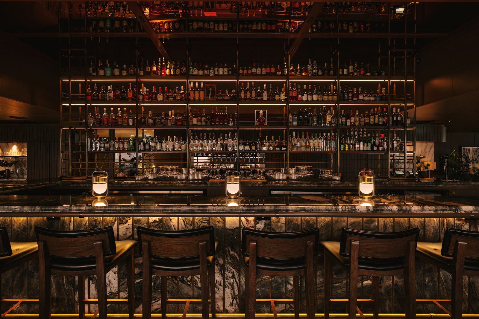 Major Tom Bar