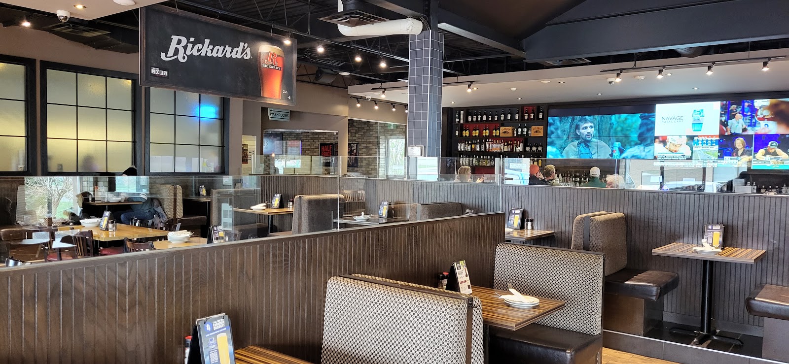 Crabby Joe's Bar • Grill
