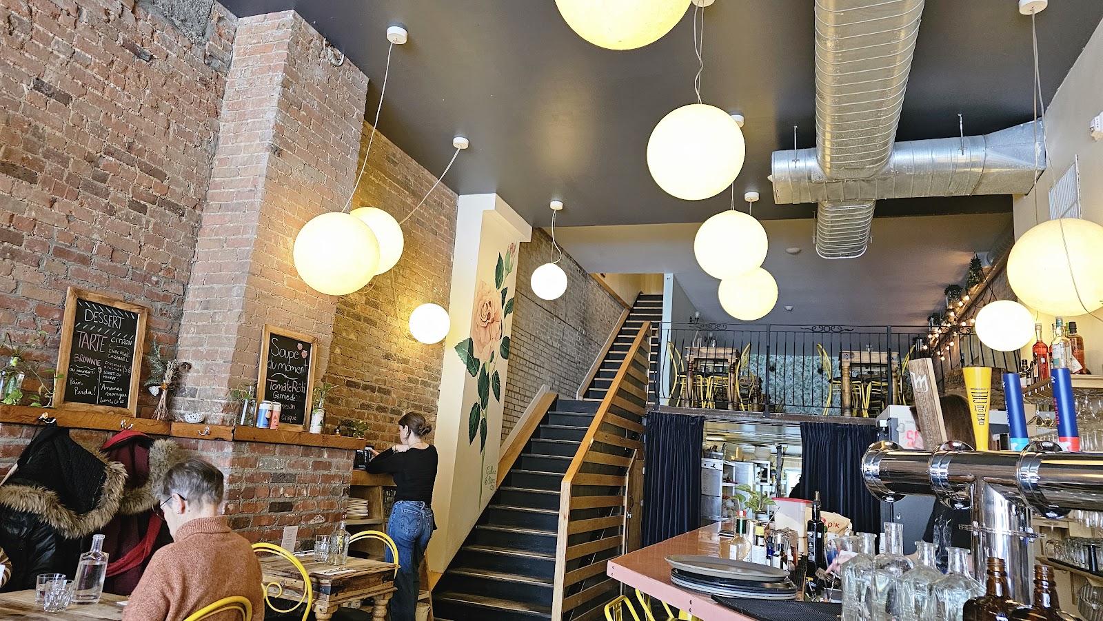 Lola Rosa Place-des-Arts