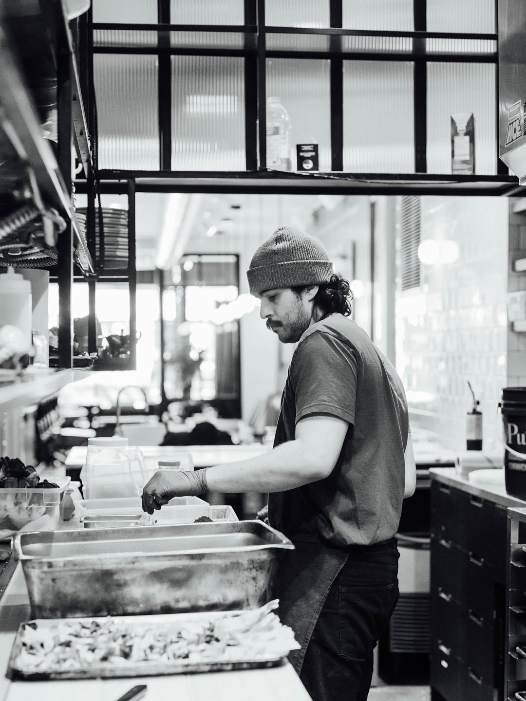 The backstage view of what makes the weekend taste so good 👨🏽🍳 See you tonight ?
