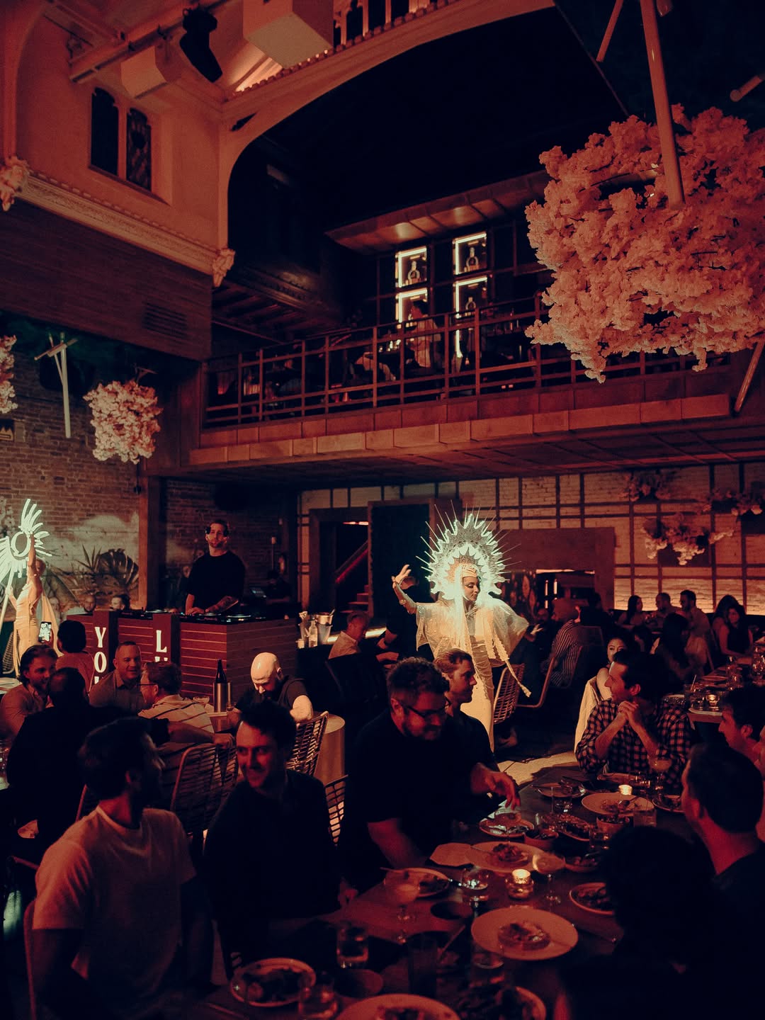 Dinner inside Yoko Luna’s world 🌞🌙