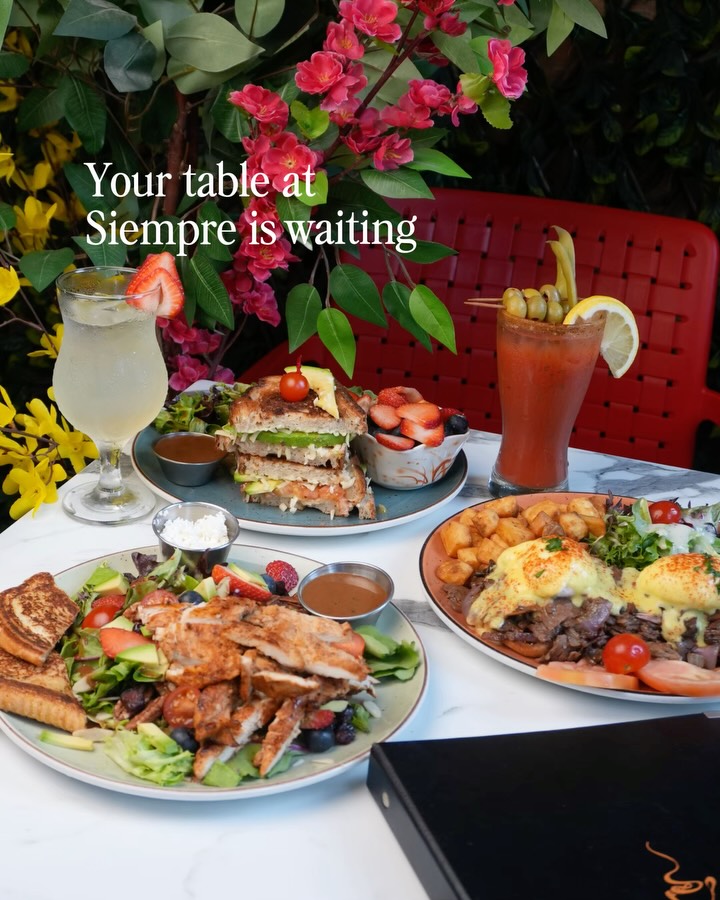 Weekends are better with brunch 🥂 Great food, good company, and all your Siempre favourites 😋