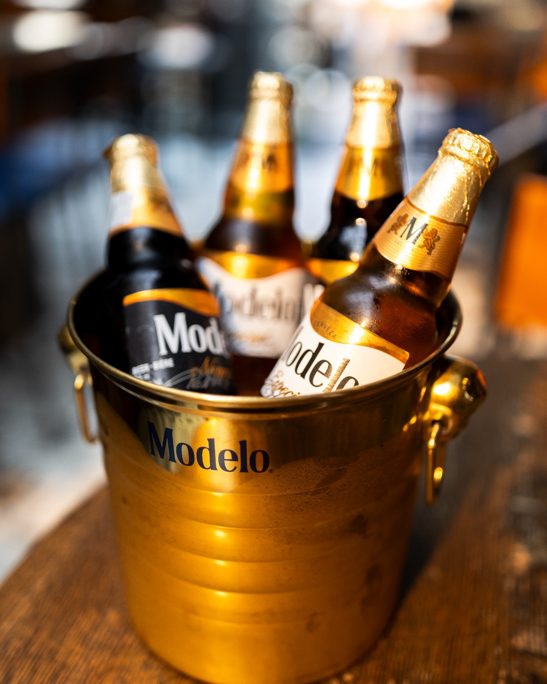 Modelo Buckets take the challenge out of ordering for the whole table.