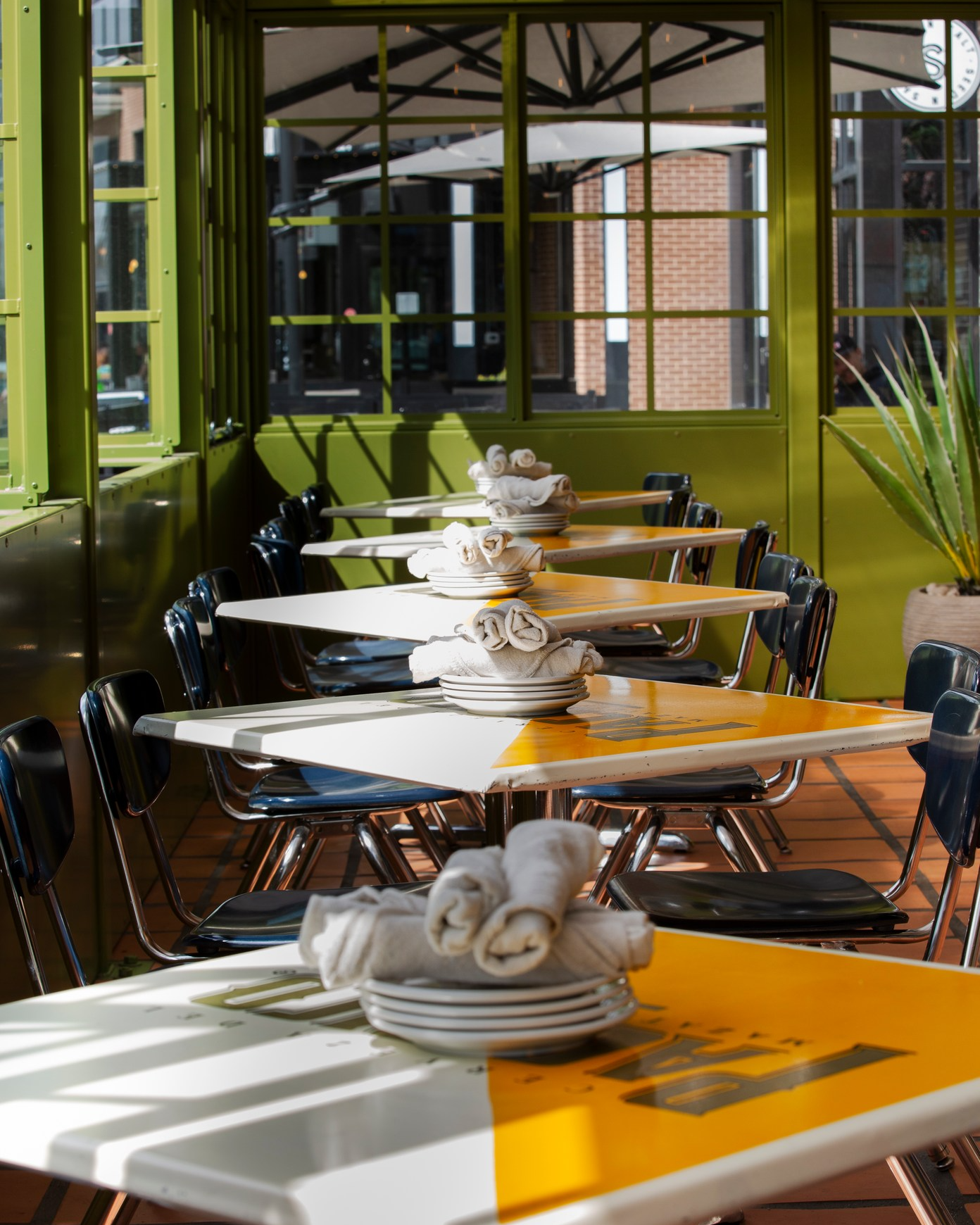 Patio season, Chilango style ☀️