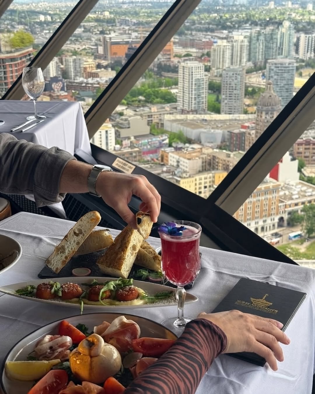 Lunch, simply done well. Nothing rushed, nothing overdone, just good food and a view that makes an ordinary afternoon fe