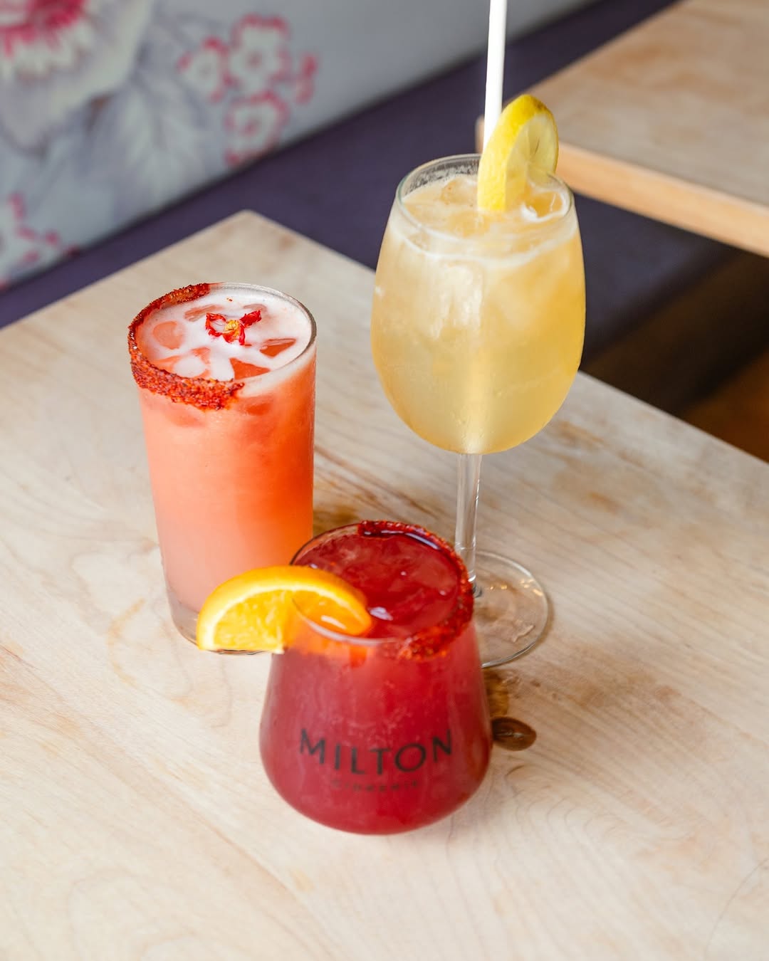 Vendredi, 16 h : trois cocktails sur la table et le 5 à 7 peut commencer. 🍹 Invitez vos collègues et choisissez le vôtr