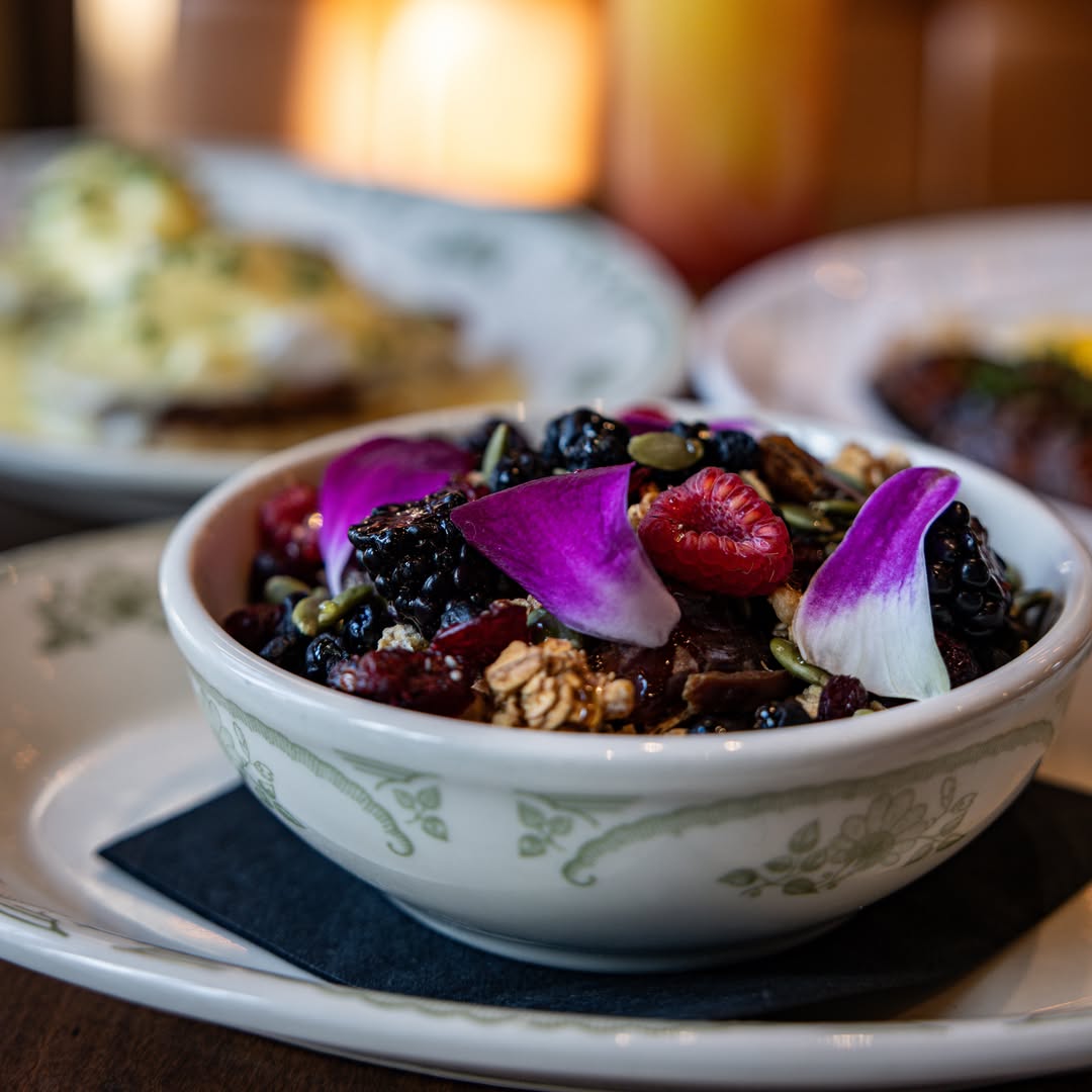 Brunch is calling. 🥂