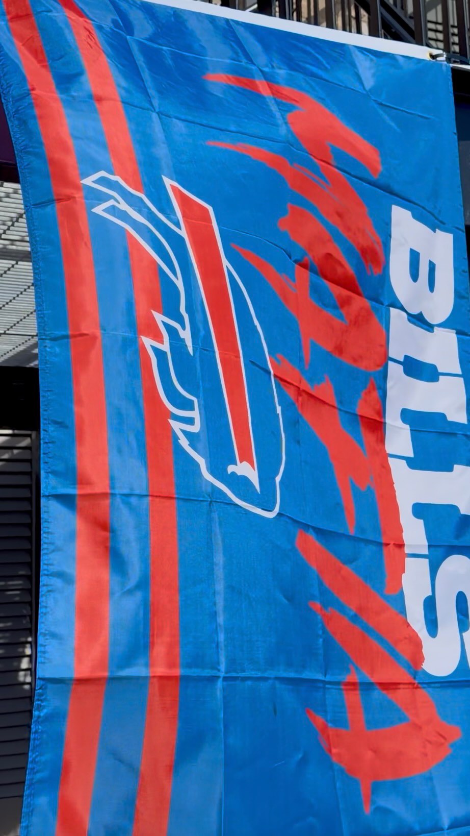 It’s Bills, Brats, and Biers Sunday in our FREE outdoor @kwoktoberfest Biergarten! 📺 Catch the Buffalo Bills vs LA Char