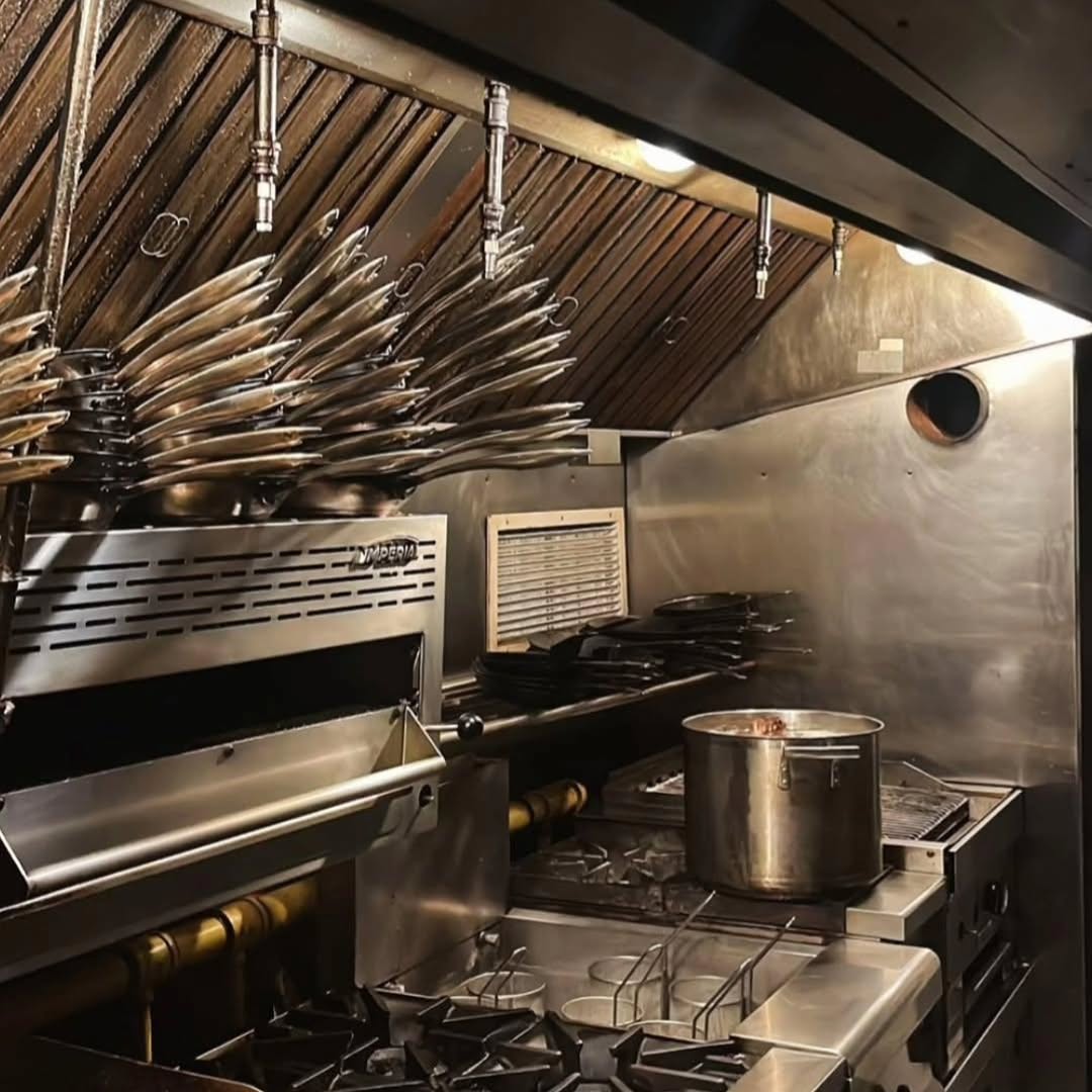 We are hiring a part time line cook Thurs-Sat evenings