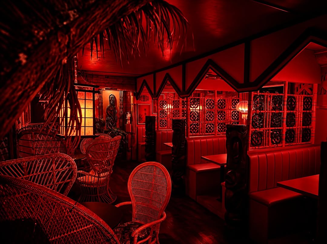 Le Lotus Lounge est back in business en tous temps dès ce soir. À considérer quand tu désires une ambiance plus feutrée.