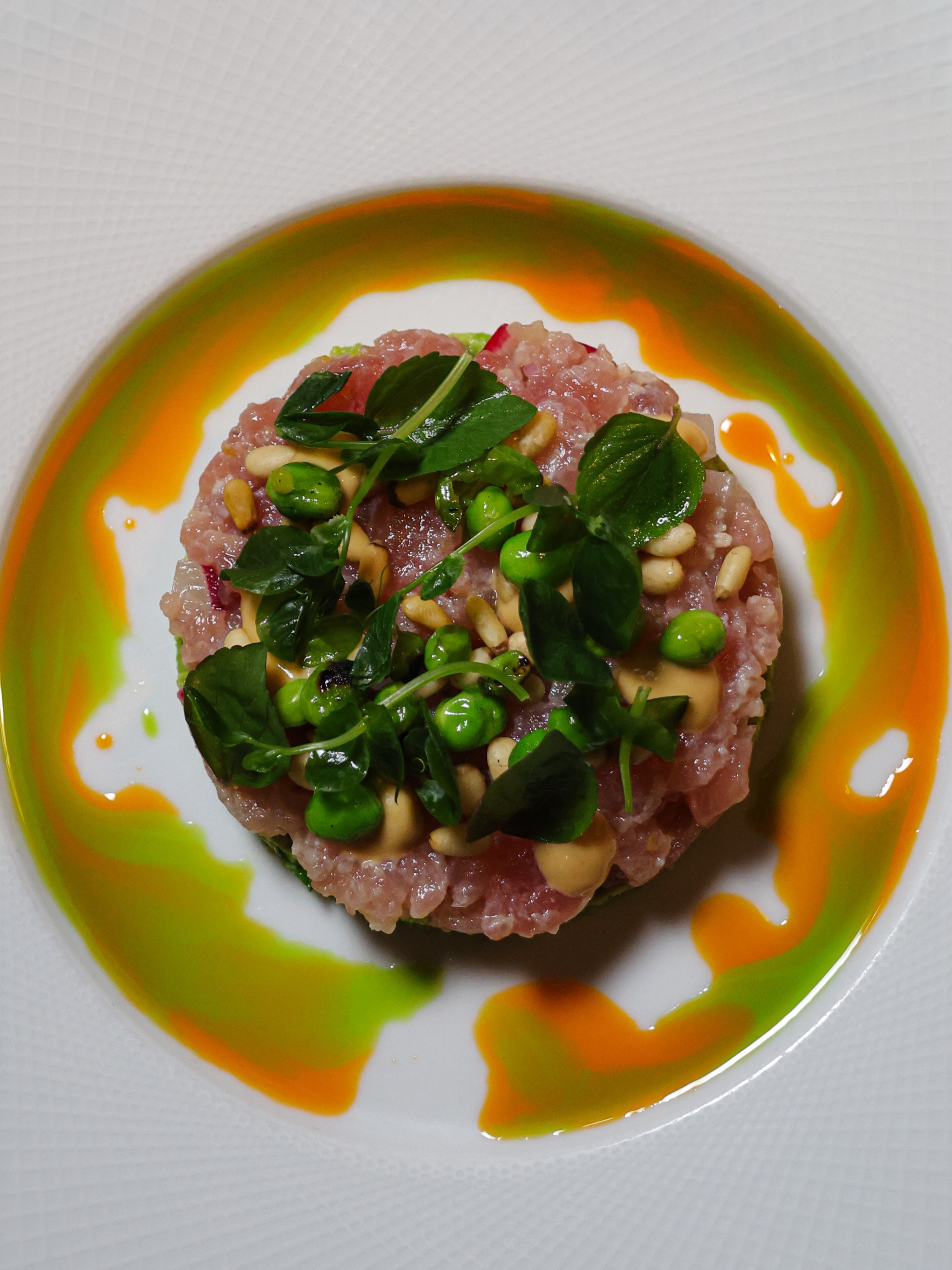 Chef’s menu Nova Scotia Tuna Tartare - pea pesto, anchovy emulsion, pine nuts, mint 👌🏽