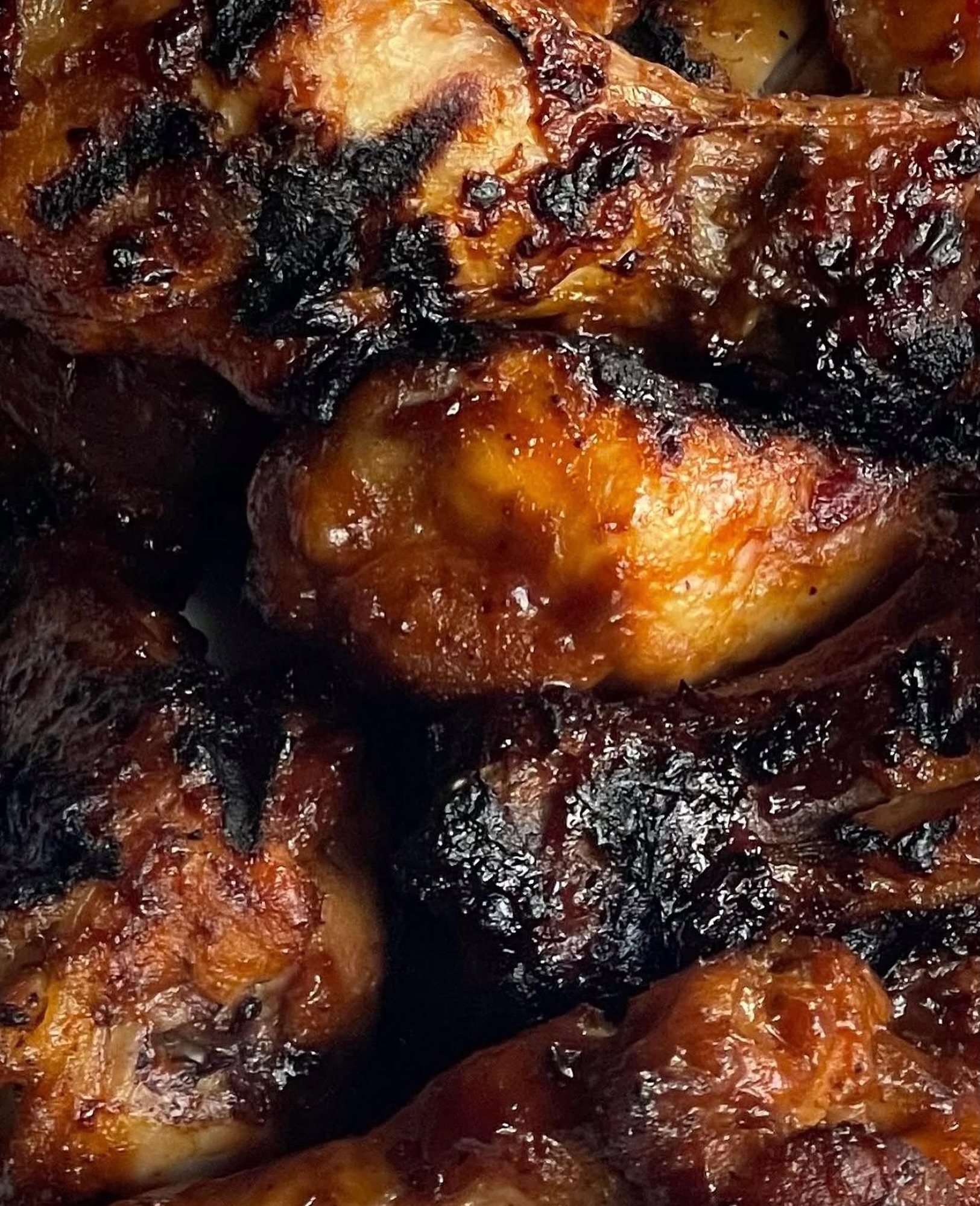 Nobody does chicken wings like Lalou’. Definitely a must try 🐊💕