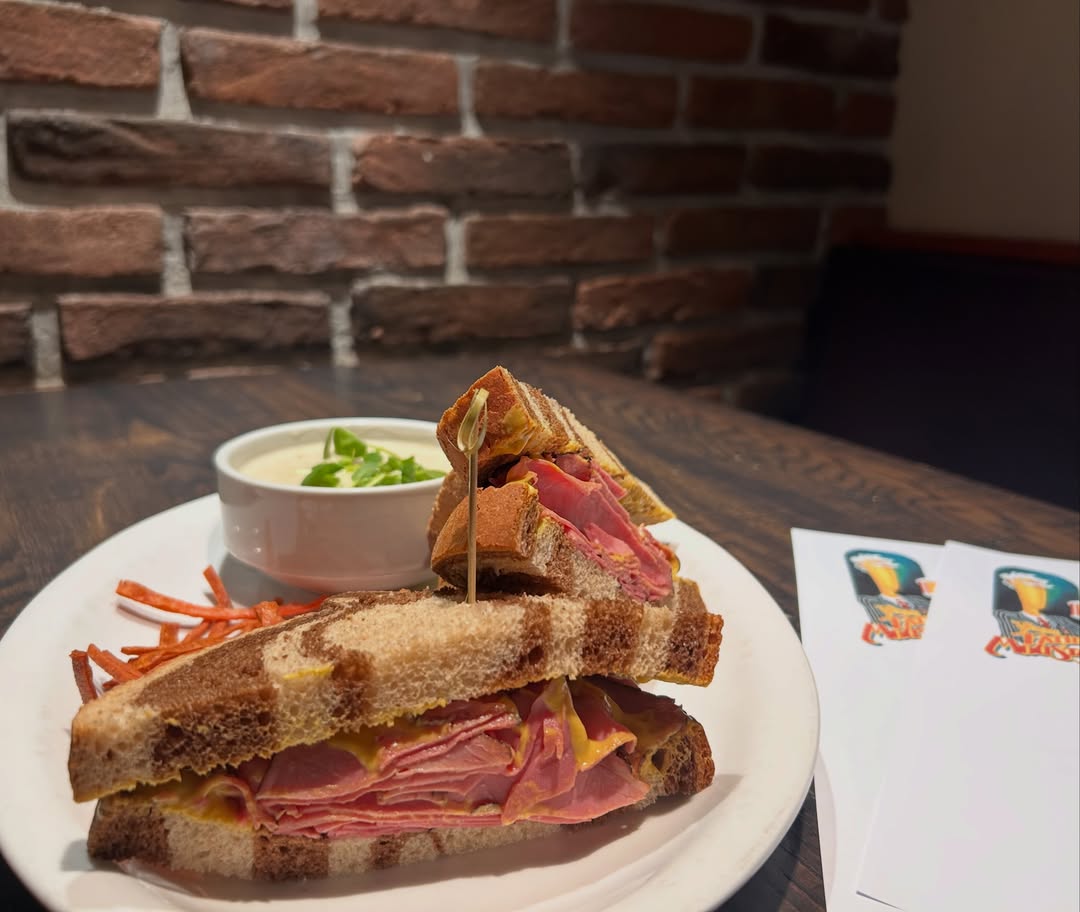 Happy Friday! Join us for today’s lunch specials! Smoked meat sandwich on rye, clam chowder and cajun haddock, see you s