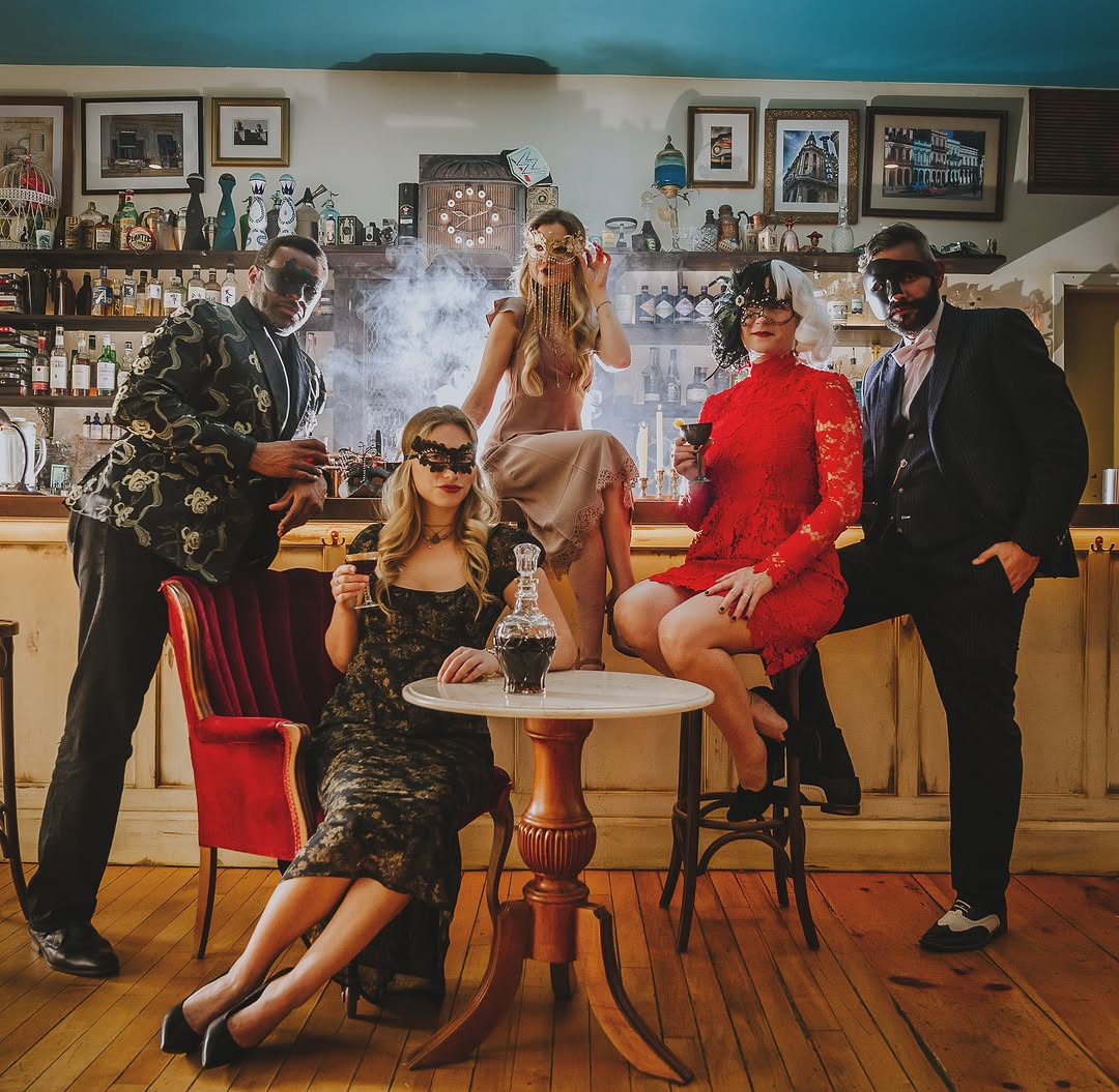 This Halloween at The Relic will be a Masquerade. With live jazz trio by @elruinc @thereliclobbybar , @jaroncampmusic du